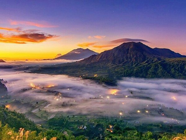 Pemandangan sunrise di Desa Pinggan Kintamani salah satu wisata hidden gem di Bali